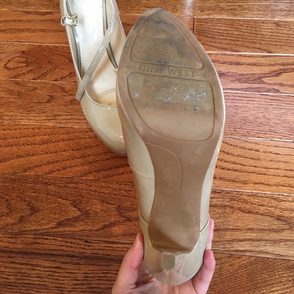 Nude Nine West Pumps - Picture 2 of 3
